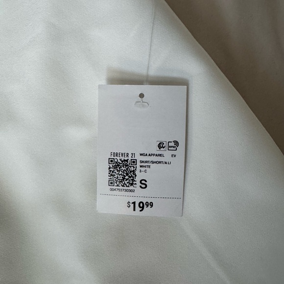 F21 | white mini skirt. - Picture 4 of 5